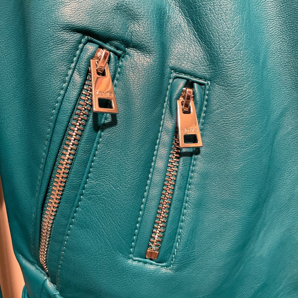 Levi's Motorcycle Jacket Women' Size S Teal Blue Faux Leather Belted Buckle Moto - Picture 2 of 9